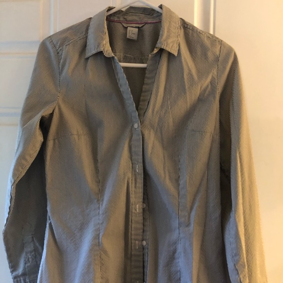 H&M v-neck button down, stripped shirt - Picture 1 of 3